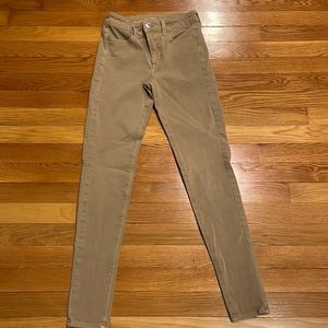 Women American Eagle, size 0 high rise jegging 360 next level stretch. Worn once